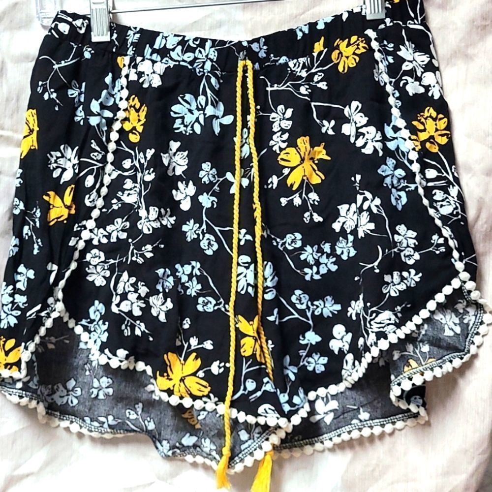 Floral cotton shorts
